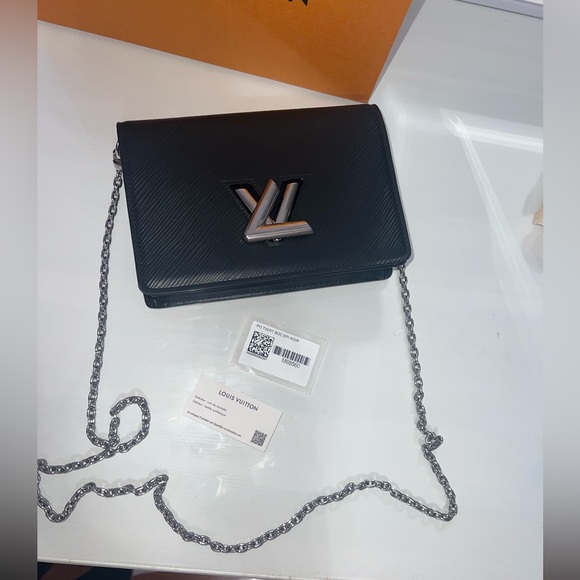 Louis Vuitton Twist Belt Chain Wallet Crossbody Bag - Picture 8 of 9